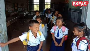 Adorable moment young students choose how to say goodbye to classmate after lessons